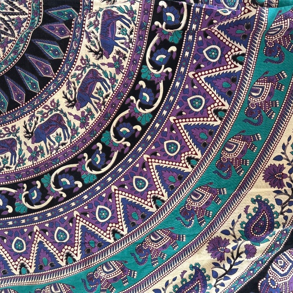 Large Mandalla Wall Tapestry - Picture 3 of 6